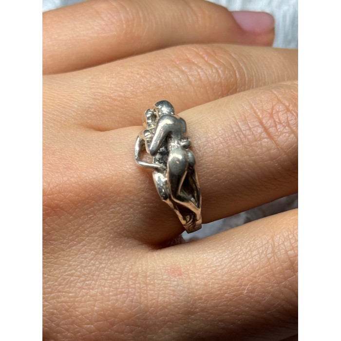 925 Sterling Silver Kamasutra Ring Size 8