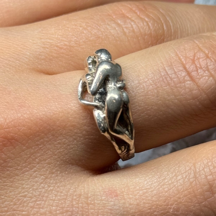 925 Sterling Silver Kamasutra Ring Size 8