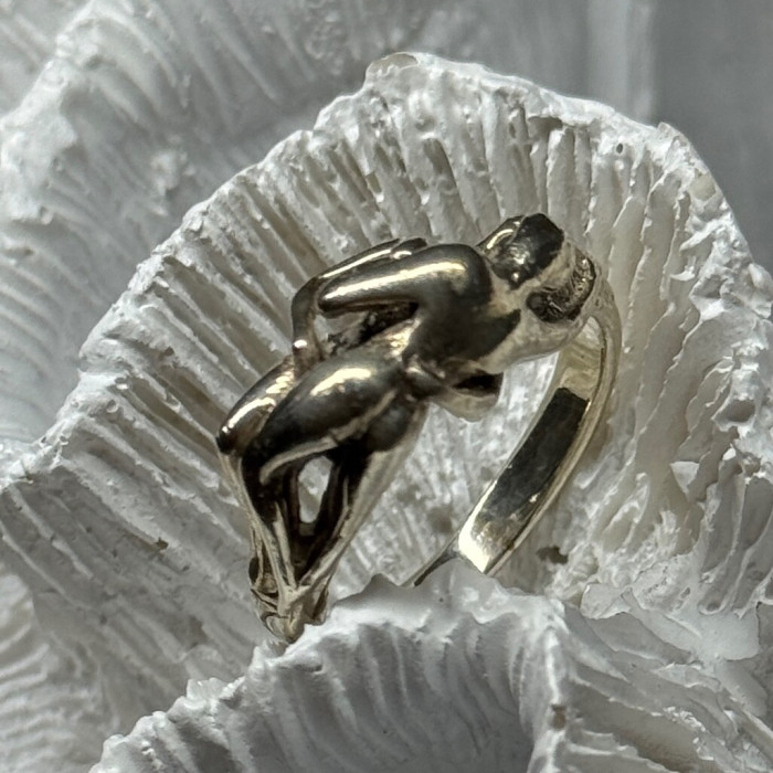 925 Sterling Silver Kamasutra Ring Size 8