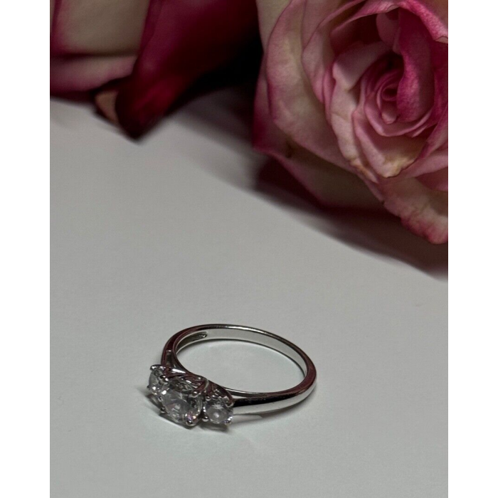 925 Sterling Silver CZ Ring Size 7.5