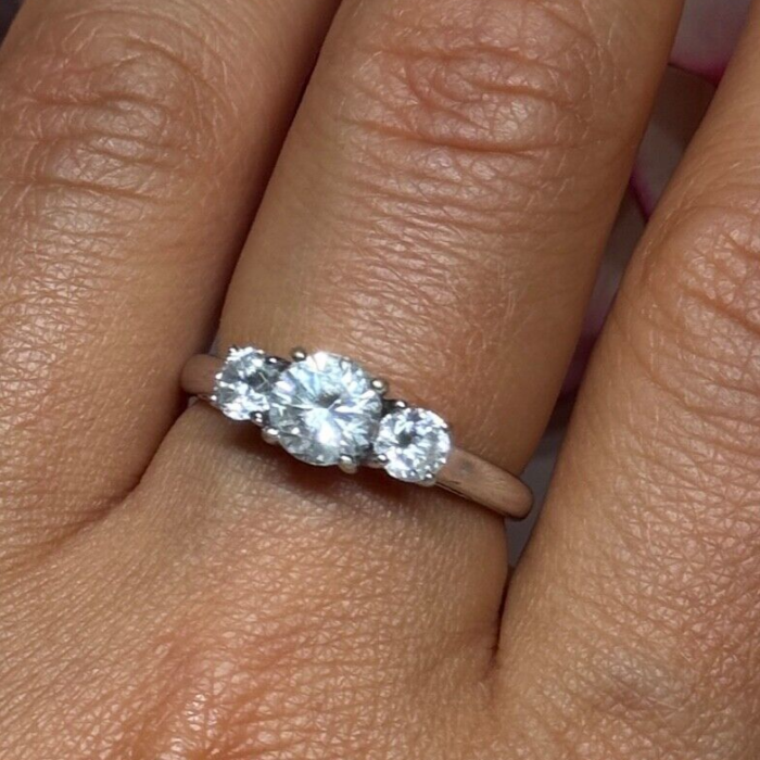 925 Sterling Silver CZ Ring Size 7.5