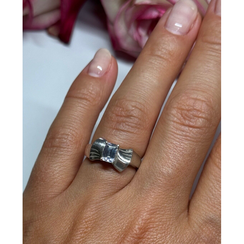 925 Sterling Silver White Topaz Ring Size 6