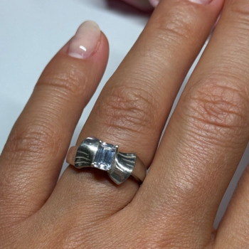 925 Sterling Silver White Topaz Ring Size 6