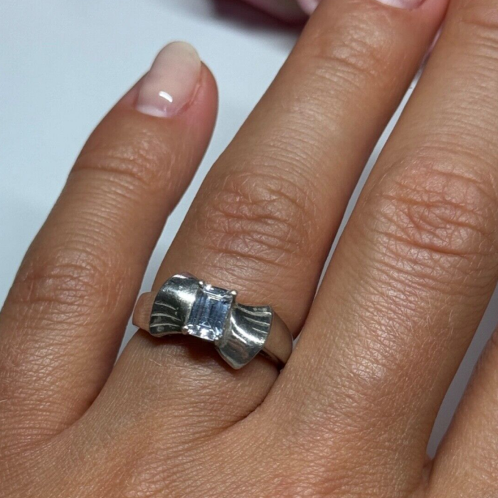 925 Sterling Silver White Topaz Ring Size 6