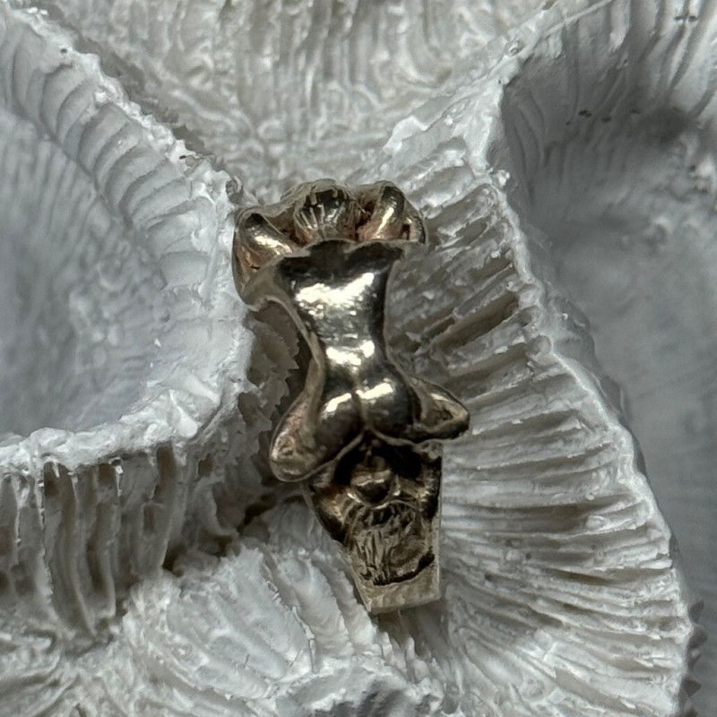 925 Sterling Silver Kamasutra Ring Size 7.5