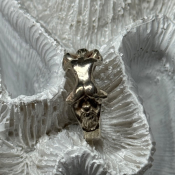 925 Sterling Silver Kamasutra Ring Size 7.5