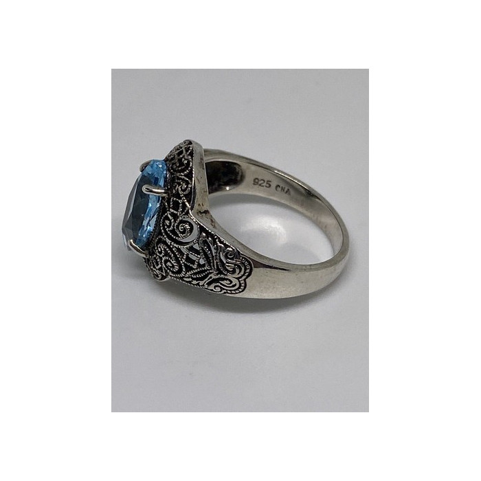 925 Sterling Silver Ring With Topaz Size 6.75