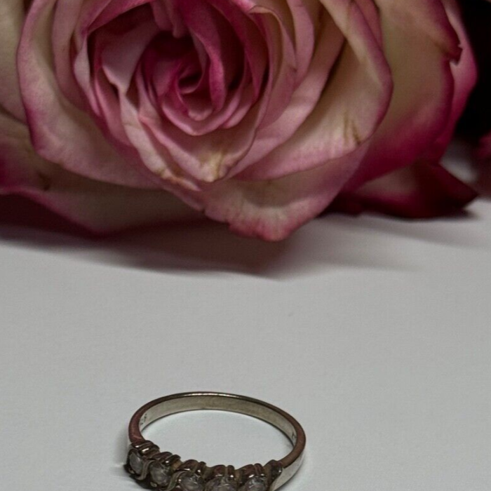 925 Sterling Silver CZ Ring Size 7