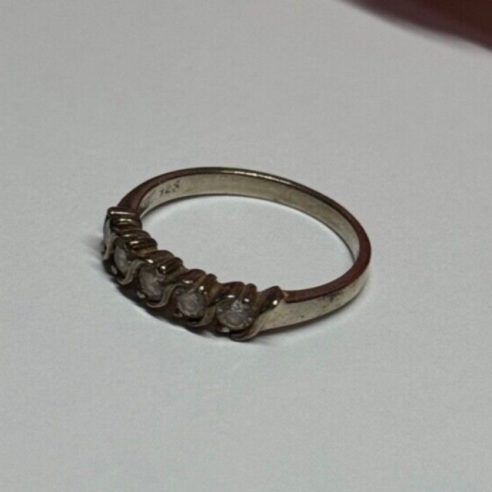 925 Sterling Silver CZ Ring Size 7