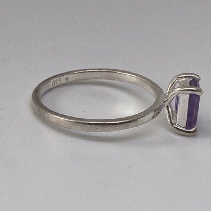 925 Sterling Silver Ring With Amethyst Size 6.75