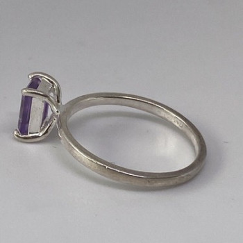 925 Sterling Silver Ring With Amethyst Size 6.75