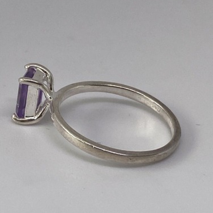 925 Sterling Silver Ring With Amethyst Size 6.75