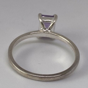 925 Sterling Silver Ring With Amethyst Size 6.75