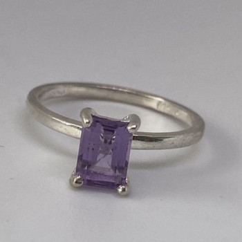 925 Sterling Silver Ring With Amethyst Size 6.75