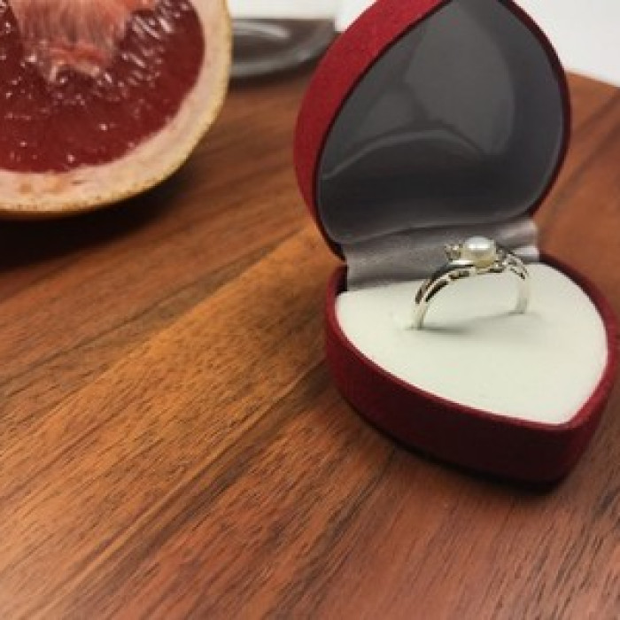 925 Sterling Silver Pearl & CZ Ring Size 5.5