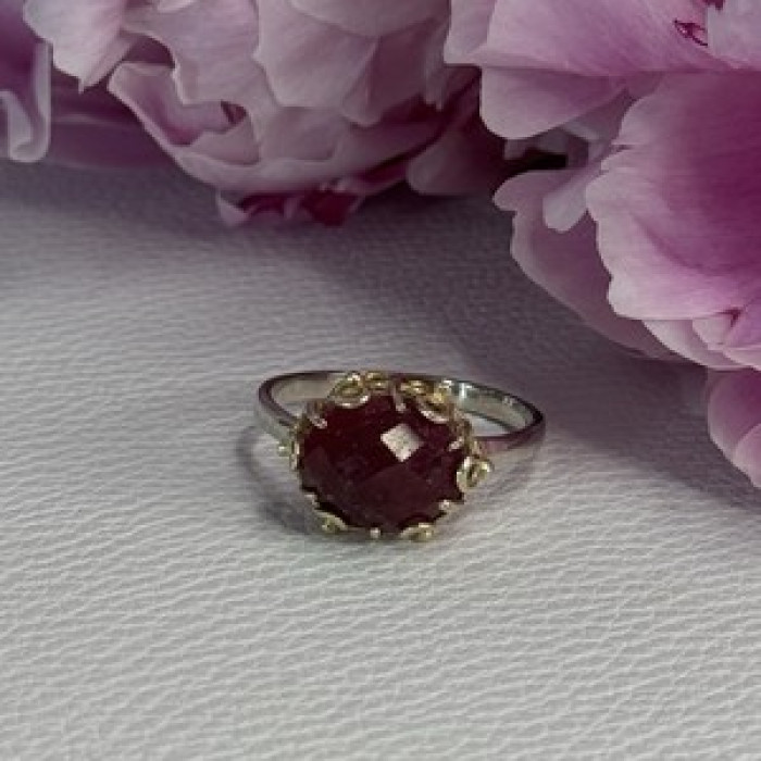 925 Sterling Silver Gold Plated Part Ruby Ring Size 8