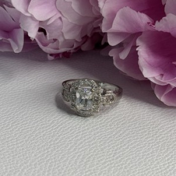 Beautiful 925 Sterling Silver CZ Ring Size 10