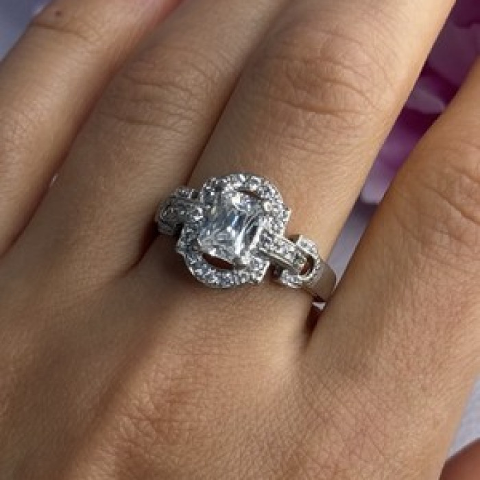 Beautiful 925 Sterling Silver CZ Ring Size 10