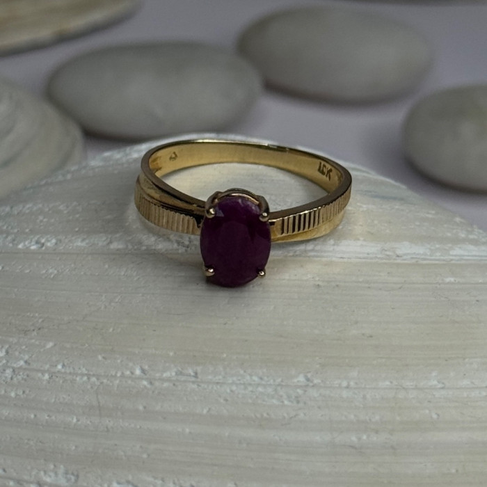 Elegant 10K Yellow Gold Ruby Ring Size 7
