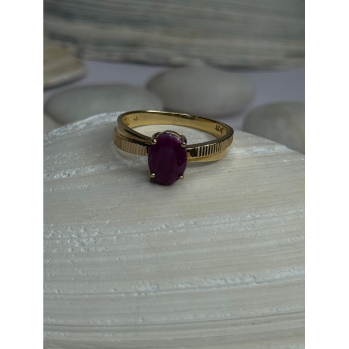 Elegant 10K Yellow Gold Ruby Ring Size 7