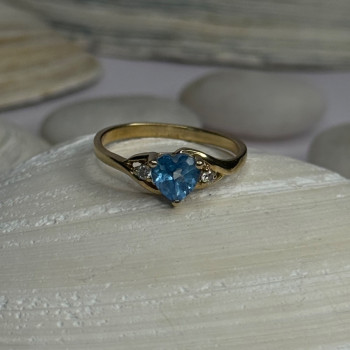 10K Yellow Gold Blue Topaz Heart & Diamonds Ring Size 7