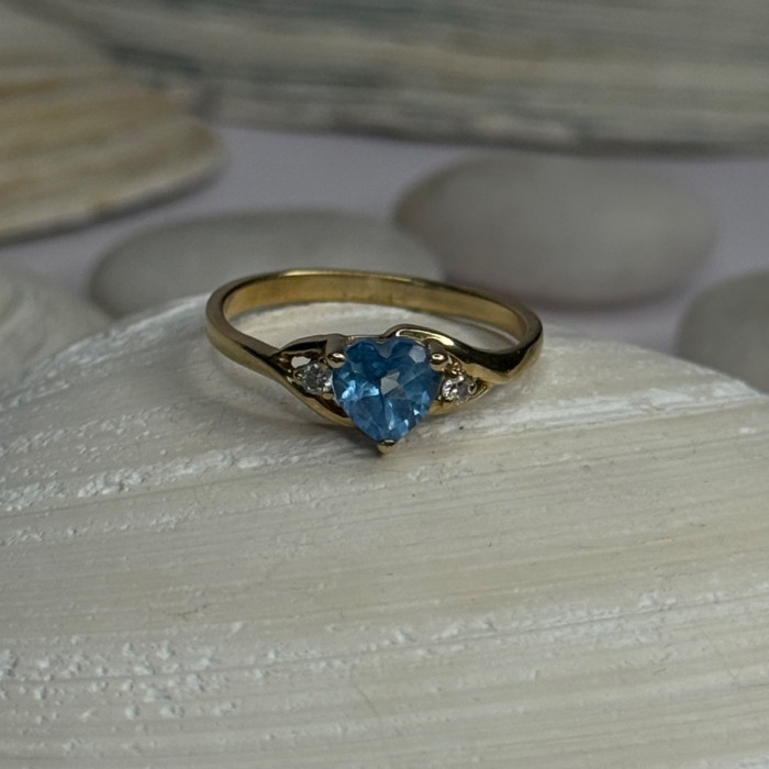 10K Yellow Gold Blue Topaz Heart & Diamonds Ring Size 7