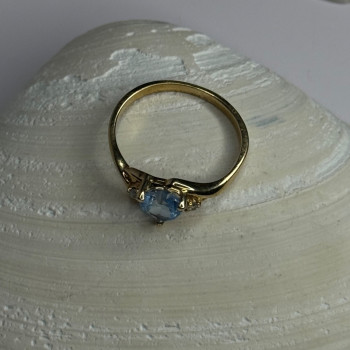 10K Yellow Gold Blue Topaz Heart & Diamonds Ring Size 7