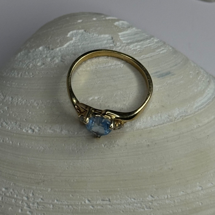 10K Yellow Gold Blue Topaz Heart & Diamonds Ring Size 7