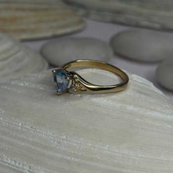 10K Yellow Gold Blue Topaz Heart & Diamonds Ring Size 7