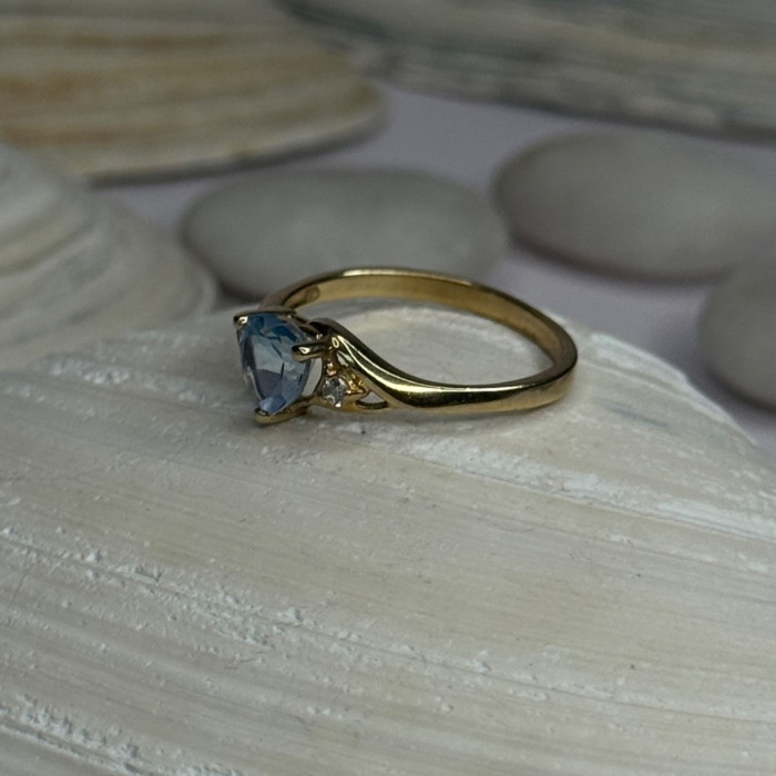10K Yellow Gold Blue Topaz Heart & Diamonds Ring Size 7
