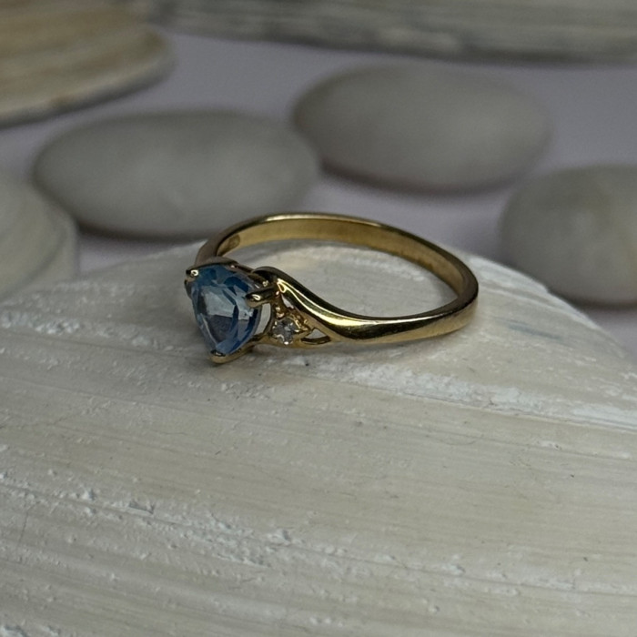 10K Yellow Gold Blue Topaz Heart & Diamonds Ring Size 7