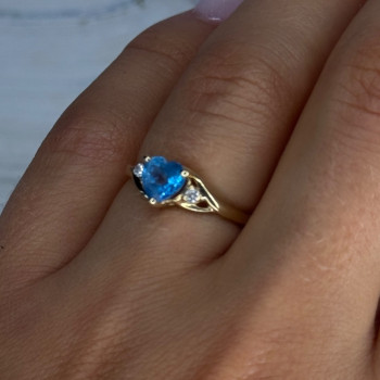 10K Yellow Gold Blue Topaz Heart & Diamonds Ring Size 7