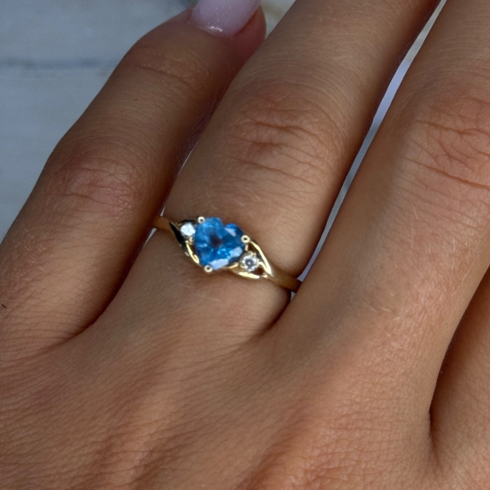 10K Yellow Gold Blue Topaz Heart & Diamonds Ring Size 7