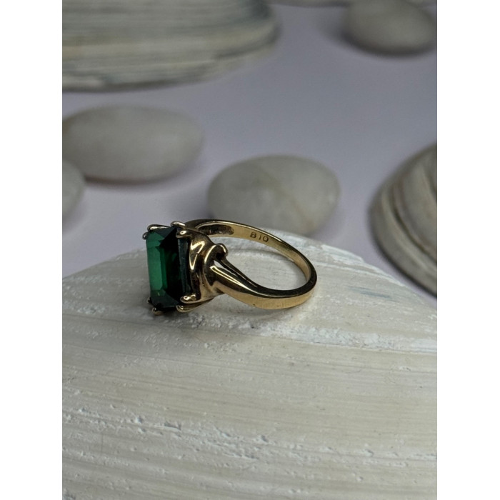 10K Yellow Gold Emerald Ring Size 4