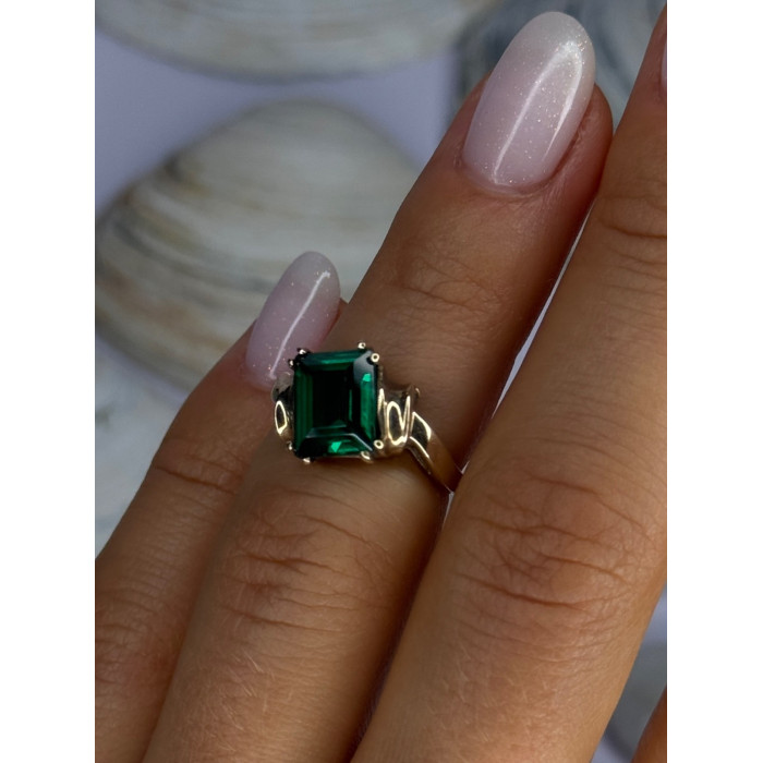 10K Yellow Gold Emerald Ring Size 4