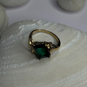 10K Yellow Gold Emerald Ring Size 4