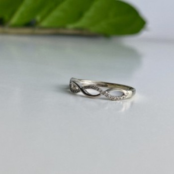10K White Gold Diamonds Ring Size 7