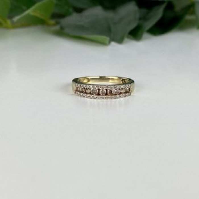 10K Yellow Gold White Sapphire & Diamonds Ring Size 8