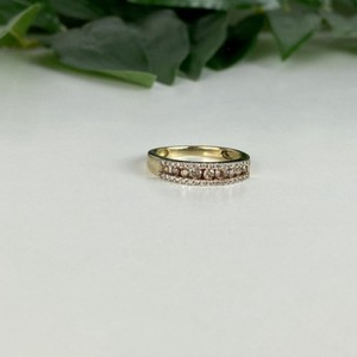 10K Yellow Gold White Sapphire & Diamonds Ring Size 8