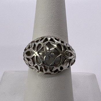 925 Sterling Silver Porous Flower Design Ring Size 8