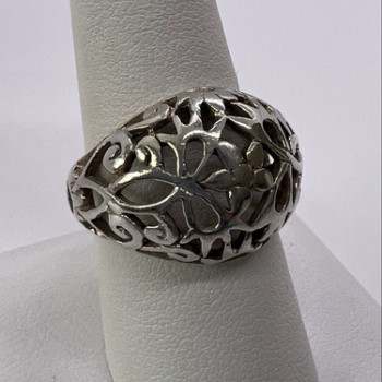 925 Sterling Silver Porous Flower Design Ring Size 8