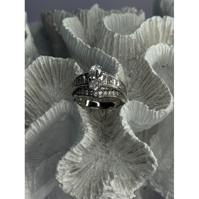 Shiny 925 Sterling Silver CZ Ring Size 9