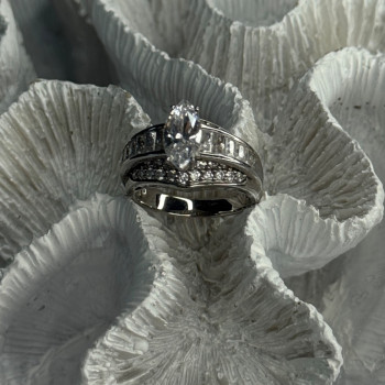 Shiny 925 Sterling Silver CZ Ring Size 9