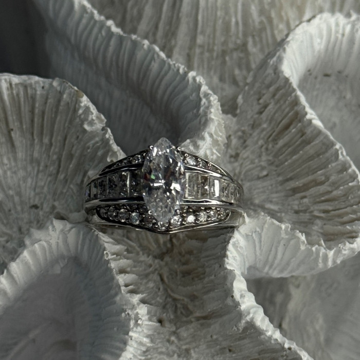Shiny 925 Sterling Silver CZ Ring Size 9