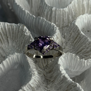 925 Sterling Silver Amethyst & Diamond Heart Ring Size 8.5