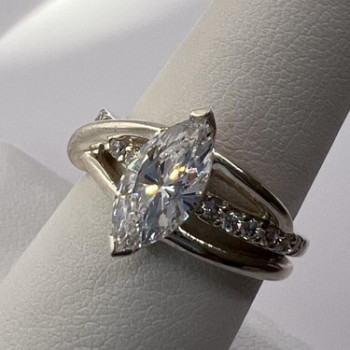 925 Sterling Silver CZ Ring Size 7.5