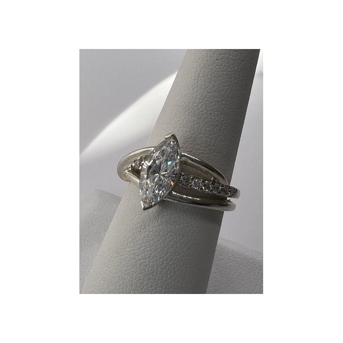 925 Sterling Silver CZ Ring Size 7.5