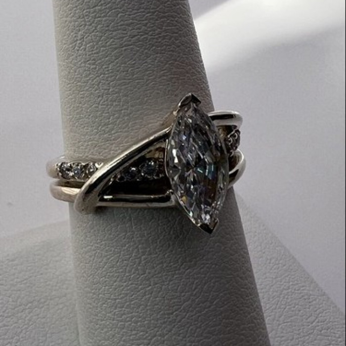 925 Sterling Silver CZ Ring Size 7.5