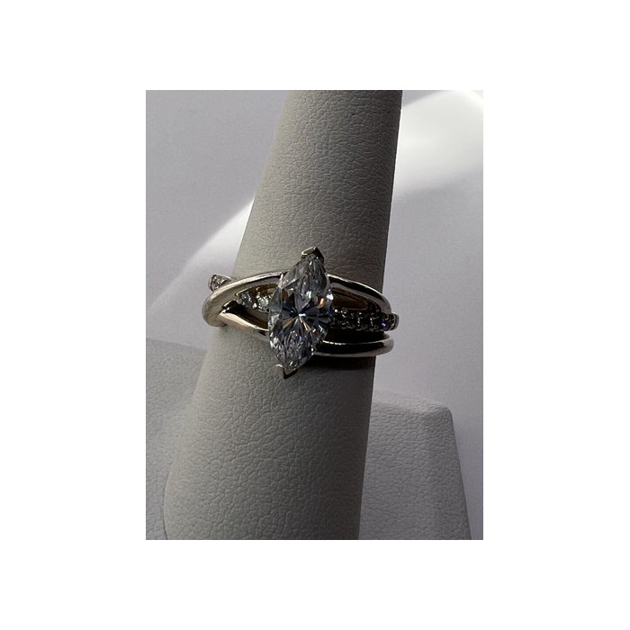 925 Sterling Silver CZ Ring Size 7.5