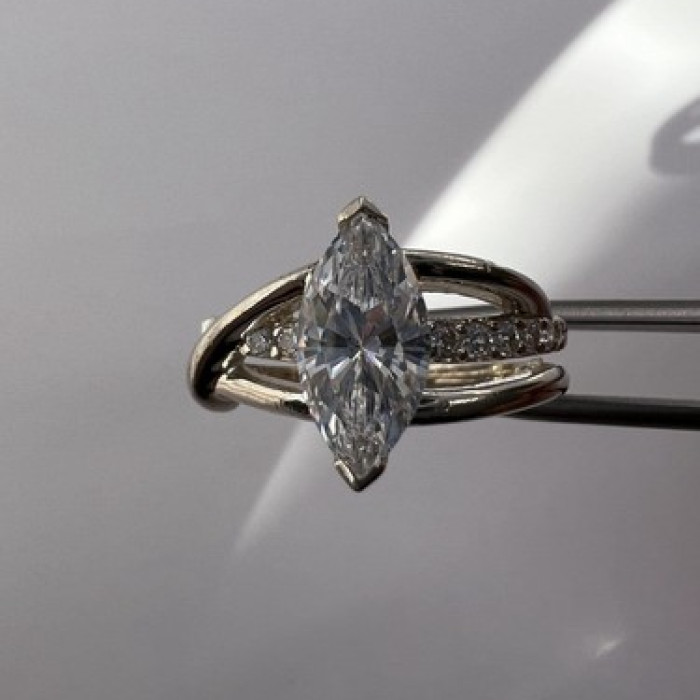 925 Sterling Silver CZ Ring Size 7.5